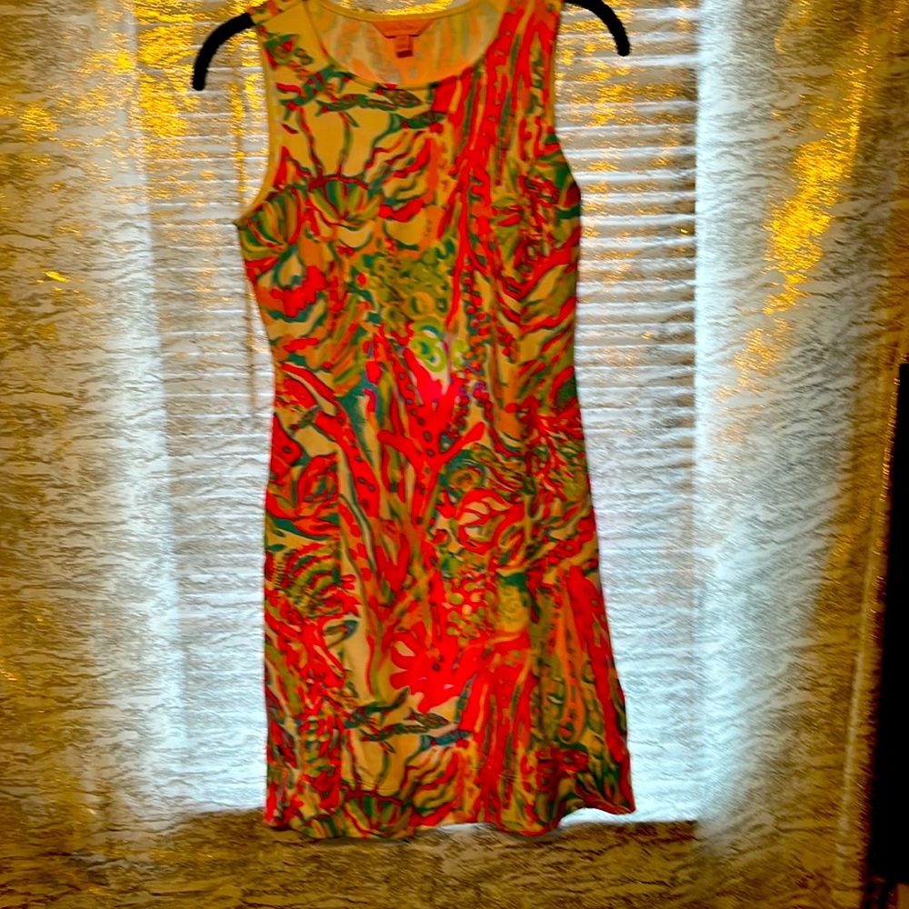 Lilly Pulitzer mini dress with cut out detail in back